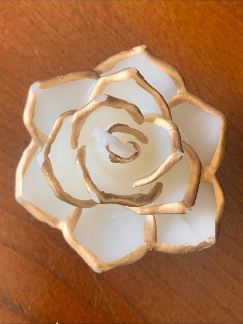 Vintage white rose with gold trim candle
